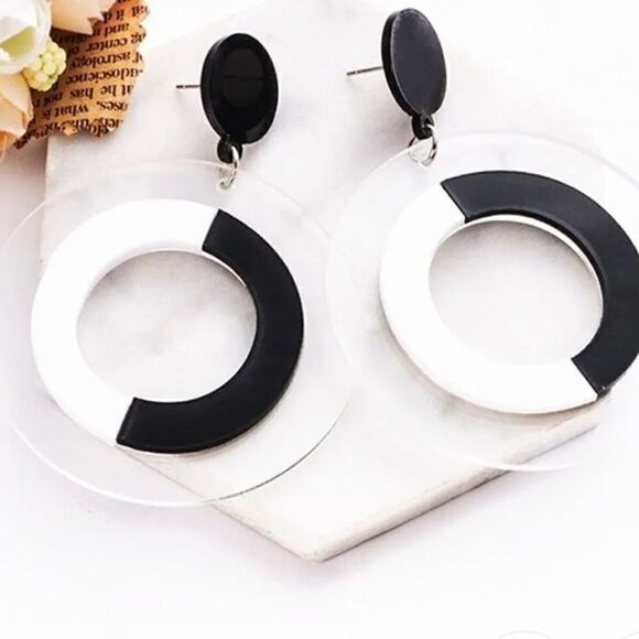 NWT Super unique blackblack-and-white oversized earrings. - Picture 2 of 8
